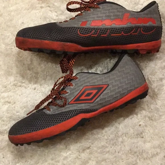 Umbro orange and grey shoes - Picture 3 of 12